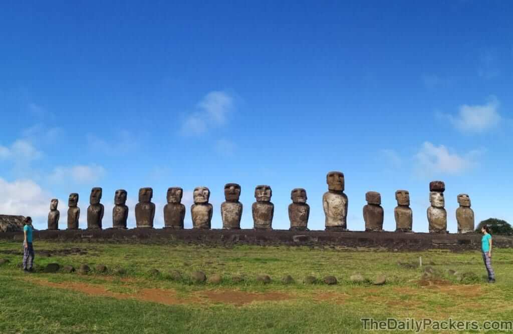 Easter Island - Road trip - ahu tongariki - 15 Moais & Tina