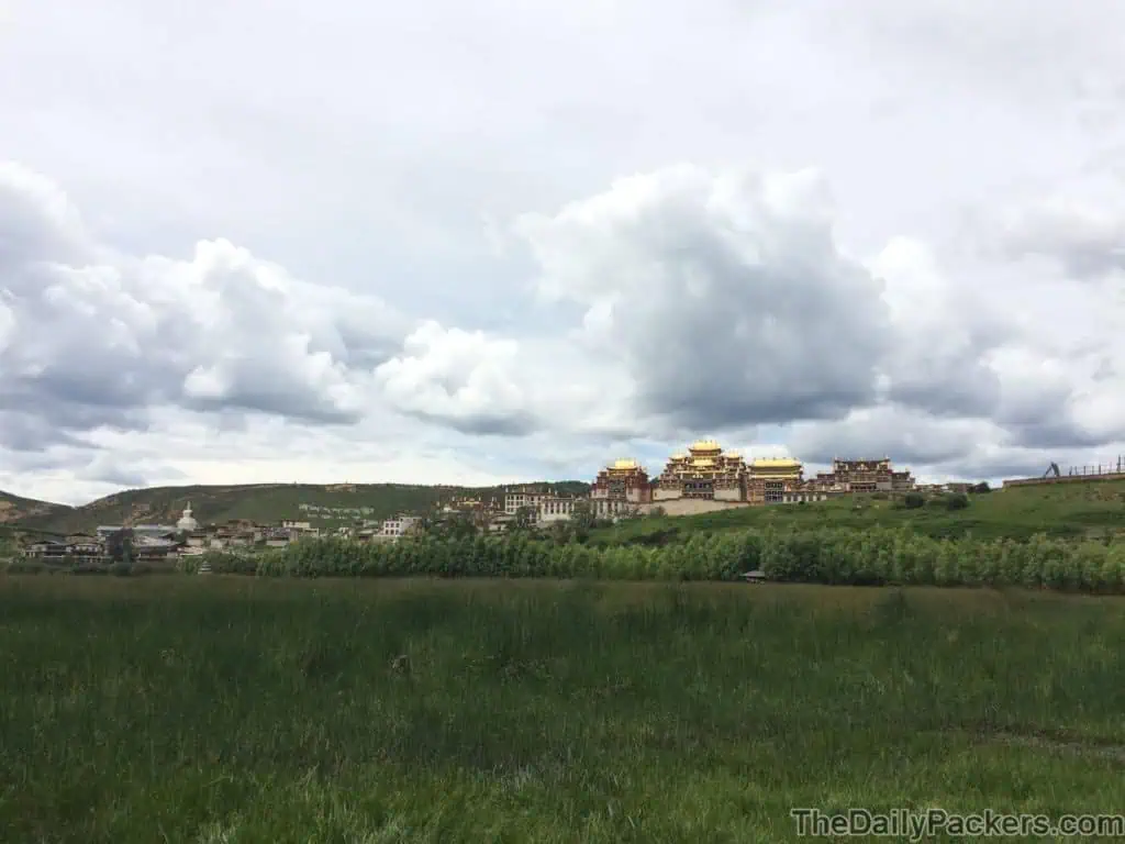 Songzanlin Lamasery lake view