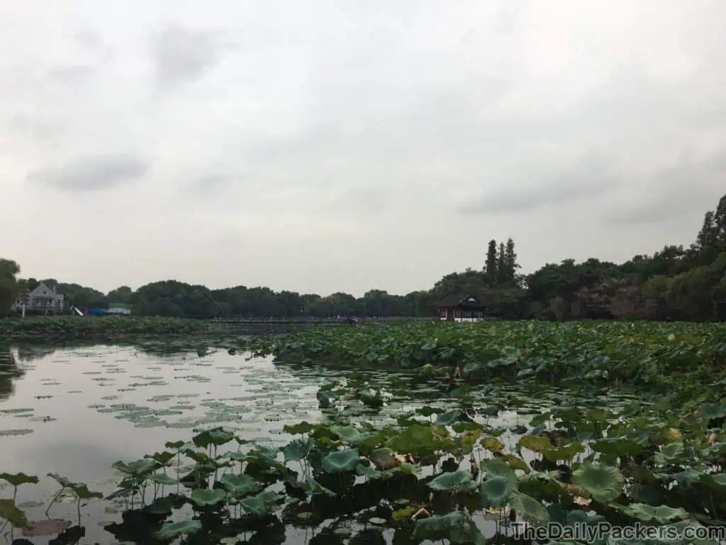 Trois piscines de Hangzhou reflétant la lune