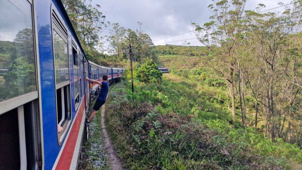 NUWARA ELIYA to Ella train
