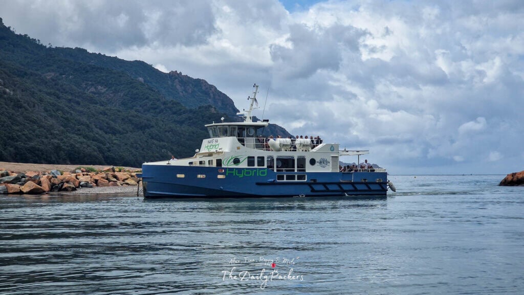 38 personnes bateau golfe de Porto