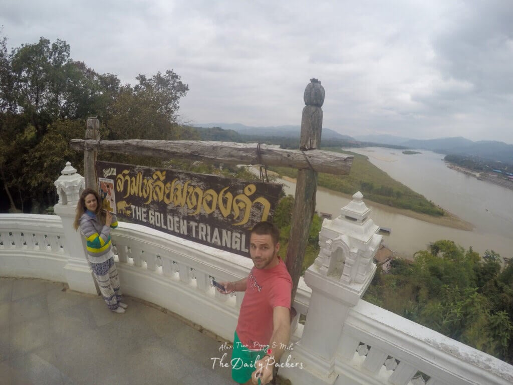 Tina et Alex au point de vue du Triangle d'Or dans le nord de la Thaïlande
