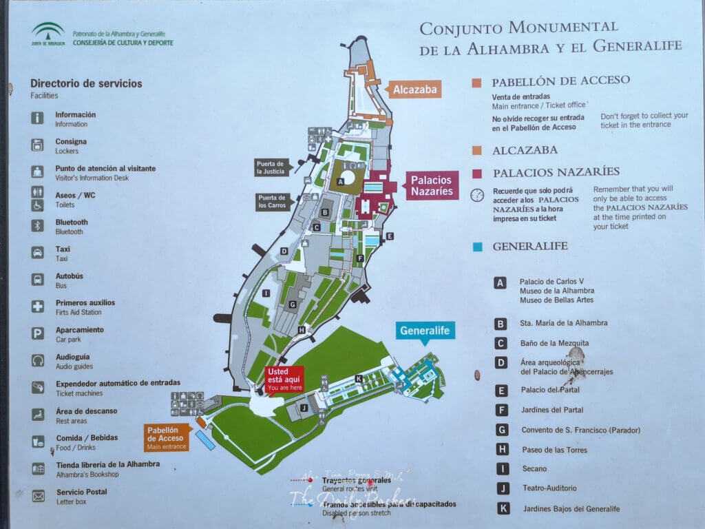 Plan des visiteurs du complexe de l'Alhambra et du Generalife mettant en évidence les zones clés comme l'Alcazaba, les Palais Nasrides et les jardins du Generalife.
