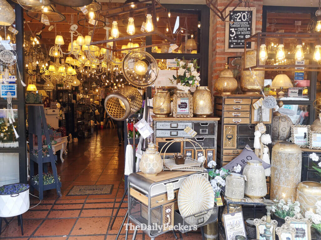 Artisan stalls at Puerto de Frutos in Tigre offering home decor, gifts, and traditional crafts along the riverside market.
