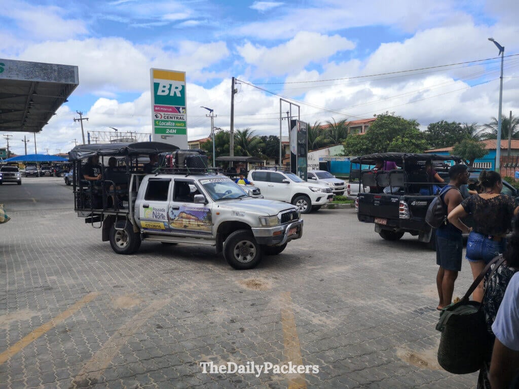 4x4 safari-style truck used for the final off-road transfer to Jericoacoara, departing from a roadside stop in Ceará