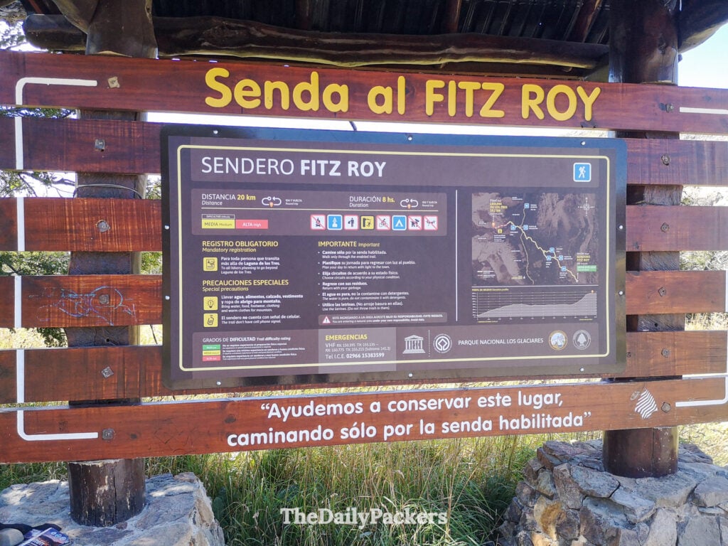 Panneau du départ du sentier Senda al Fitz Roy dans le parc national Los Glaciares